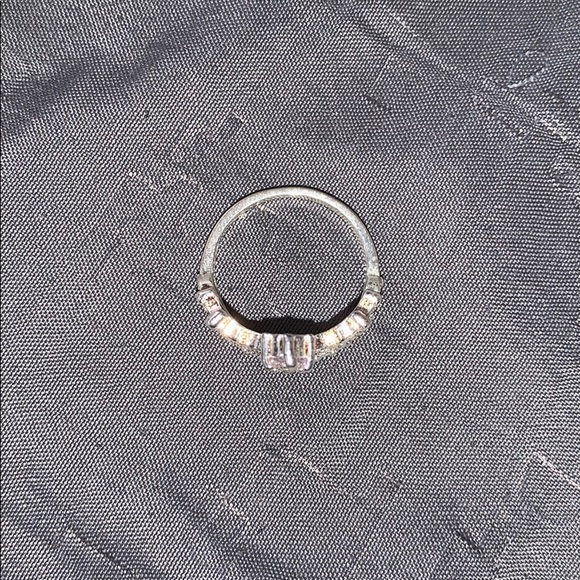 Ring - Picture 3 of 4